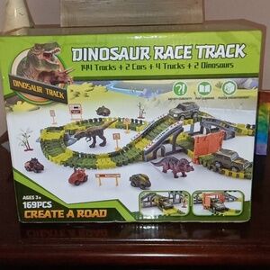 🦖Dinosaur race track